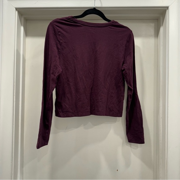 Old Navy Long Sleeve Top - Picture 2 of 2